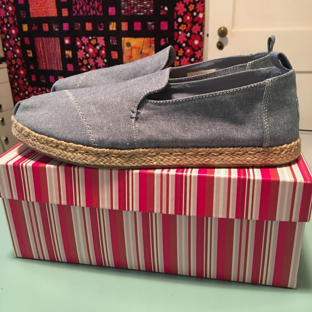 Toms